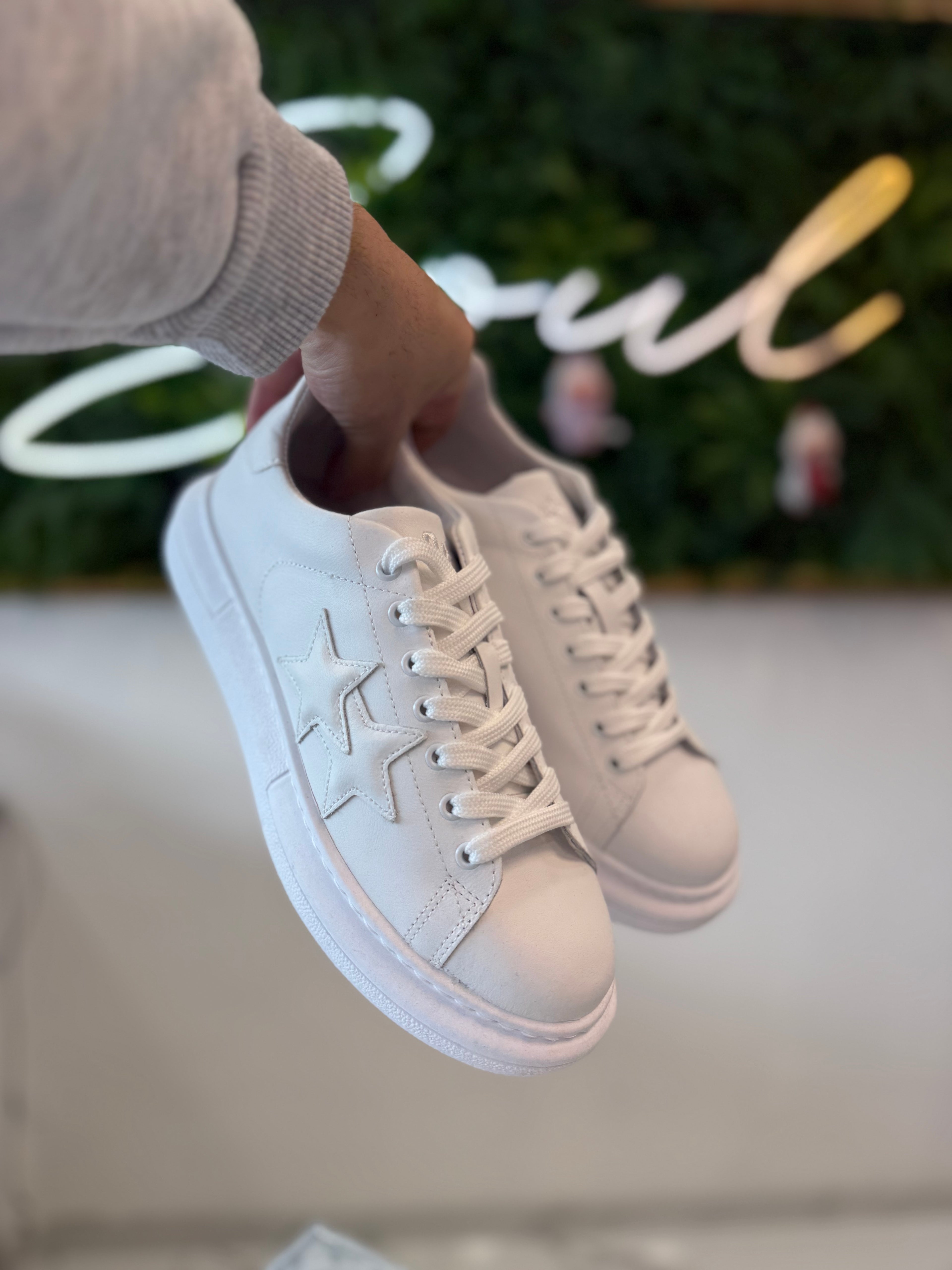 STAR SHOES WHITE
