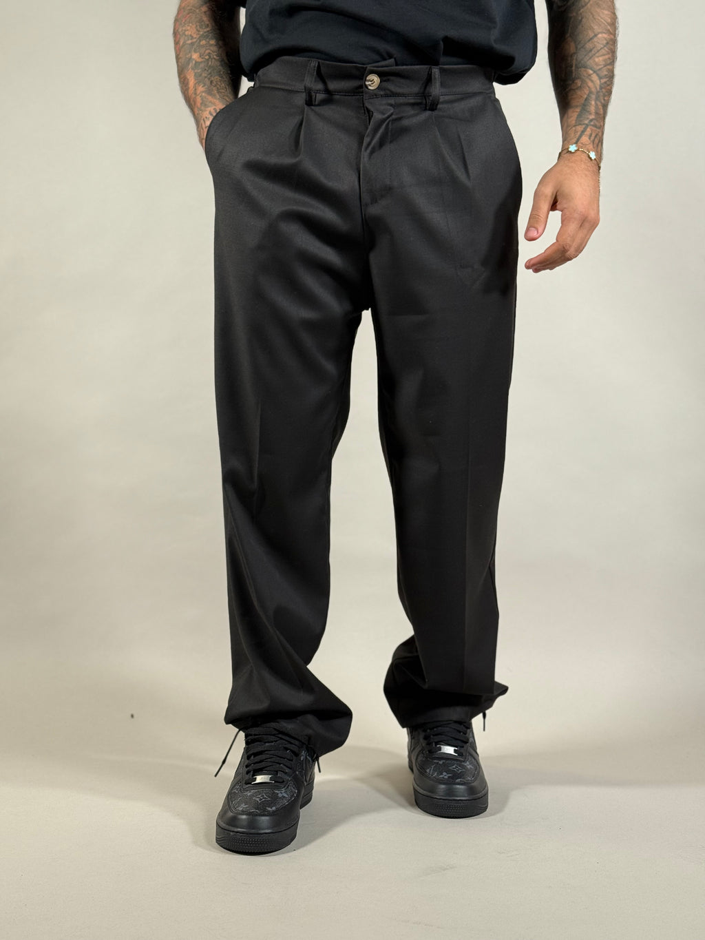 PANTA CAPRI BOTTONE NERO