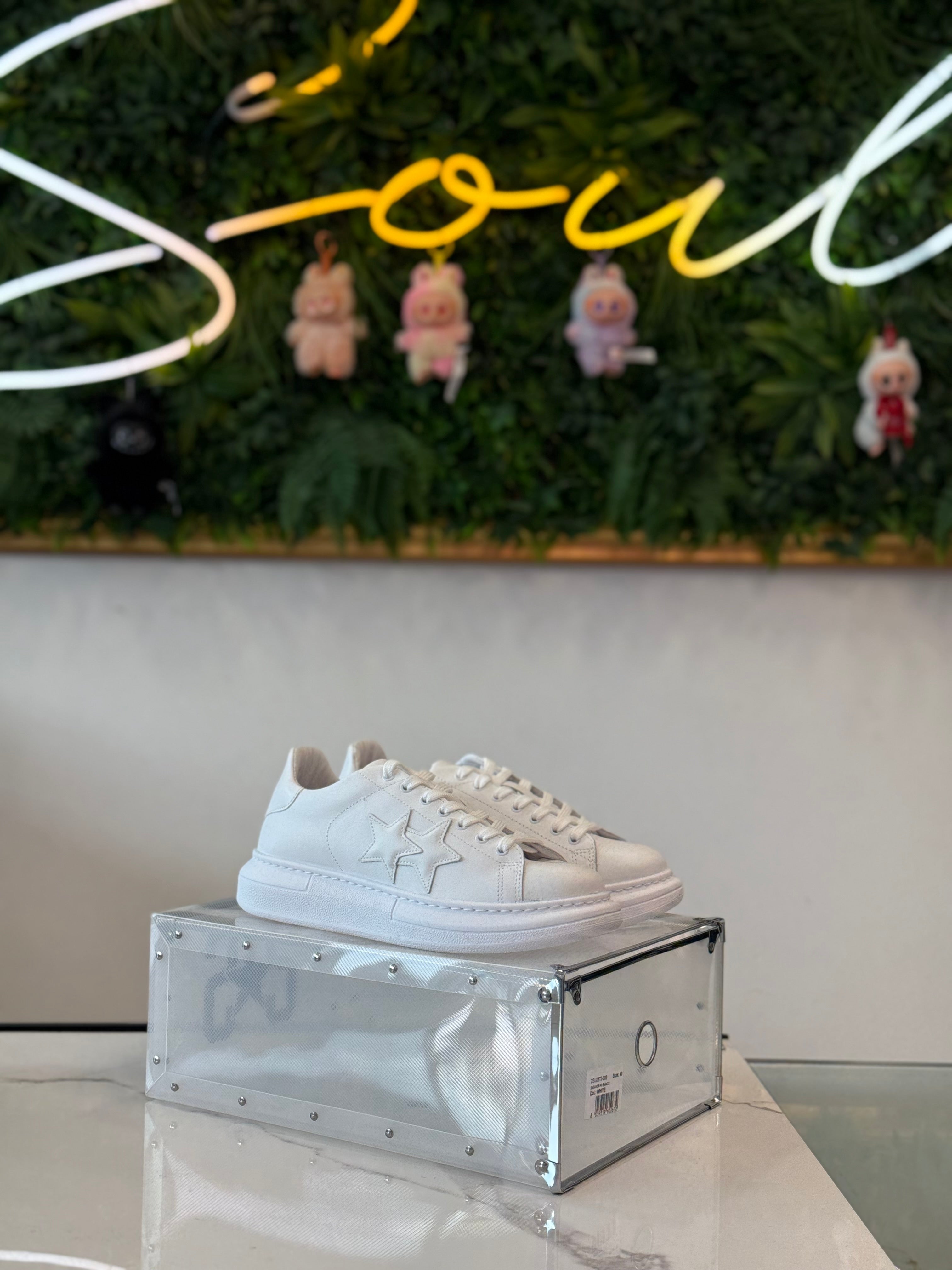 STAR SHOES WHITE
